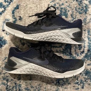 Nike Navy Metallic Metcon 4 - Size 7